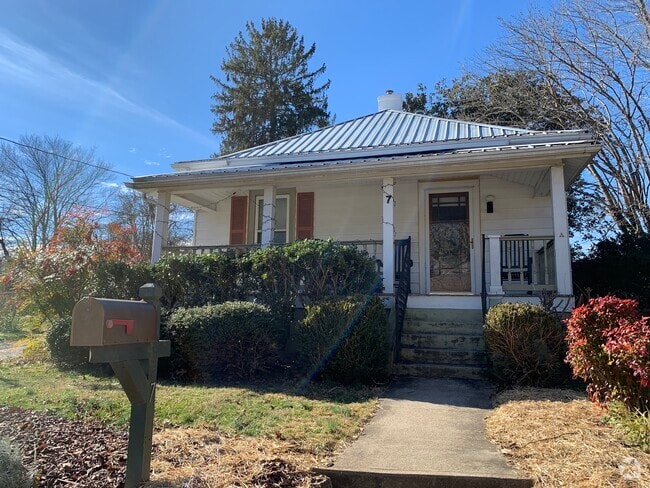 Building Photo - 7 Galax Ave
