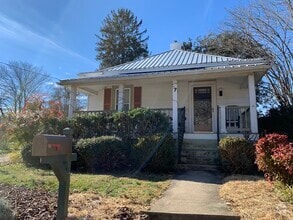 Building Photo - 7 Galax Ave