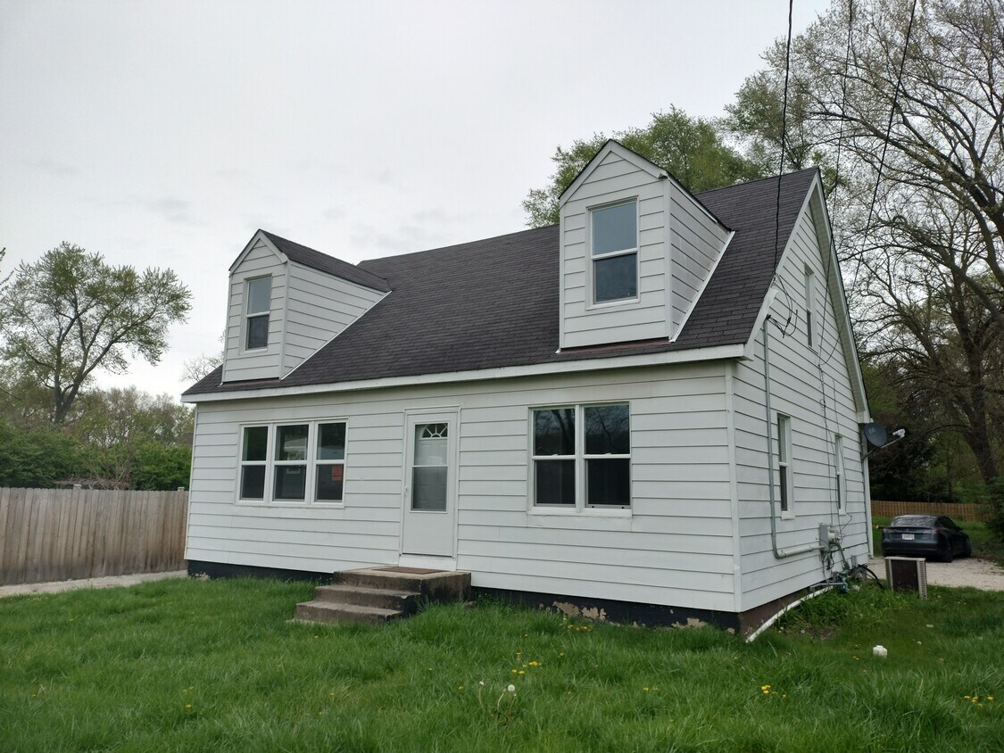 3S179 State Route 59 Unit Upstairs, Warrenville, IL 60555 - 3S179 State  Route 59 Warrenville, IL 60555 | Apartments.com