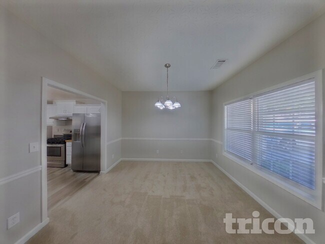 Foto del edificio - 348 Shadowbrooke Cir SW