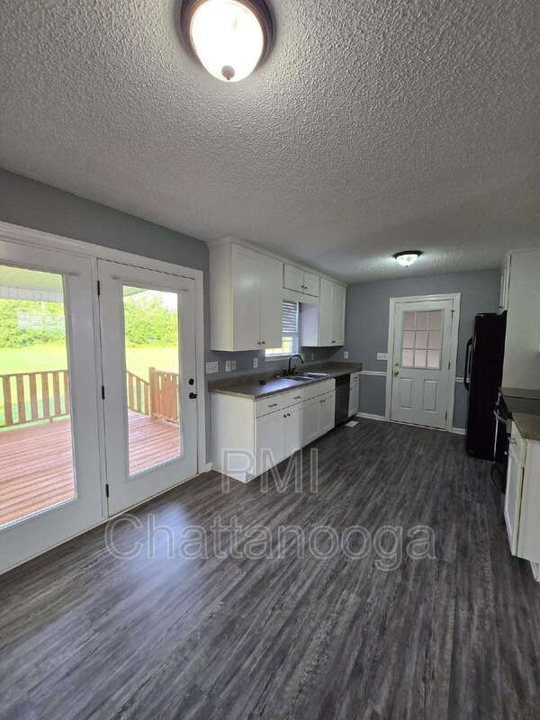 Foto del edificio - 292 Chestnut Ridge Road
