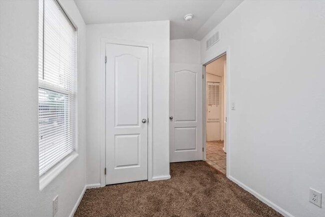 Foto del edificio - 5505 N Shannon Rd