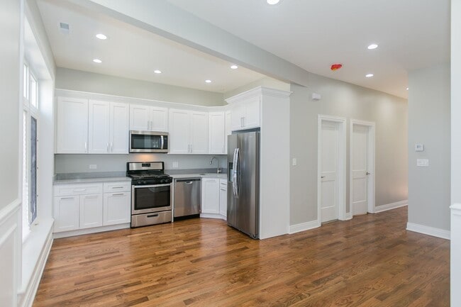 Foto del edificio - 3249 W Pierce Ave
