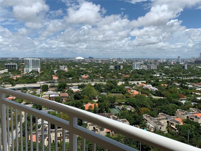 Foto del edificio - 2475 Brickell Ave