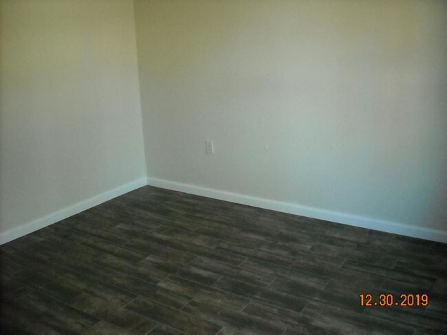 Foto del edificio - 8055 Rosewood St