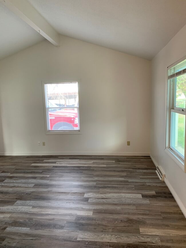 Building Photo - 2719 8th Ave N