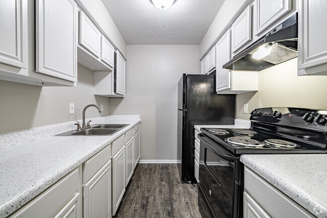 A1 - 1BR, 1BA - 717SF - Kitchen - The Brookmoore