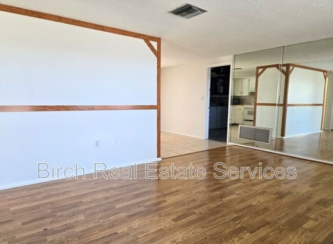 Foto del edificio - 3136 Elkridge Dr