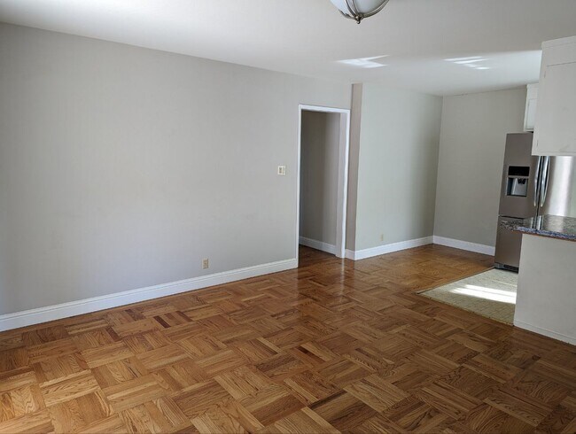 Foto del edificio - 409 Camden Rd