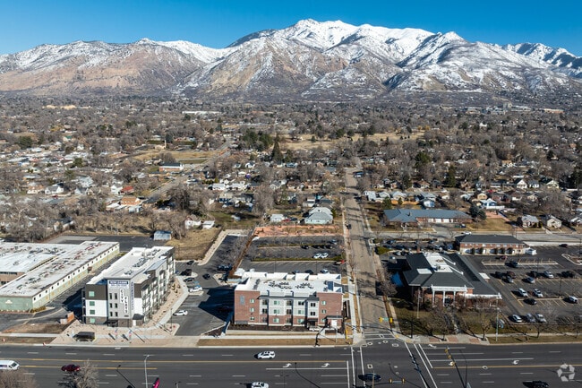 Community Context - The Lofts on 34th