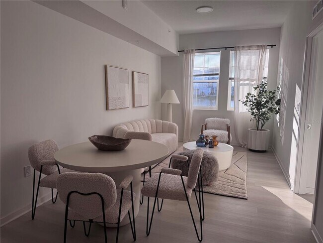 Foto del edificio - 5587 Millennia Park Dr