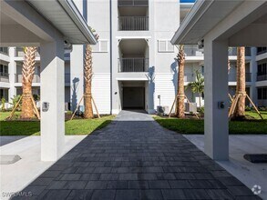 Building Photo - 5807 Double Eagle Cir