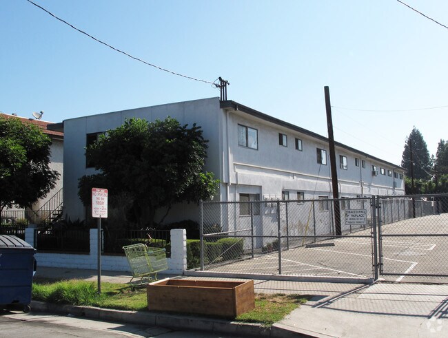 Building Photo - 1512 Benito Ave