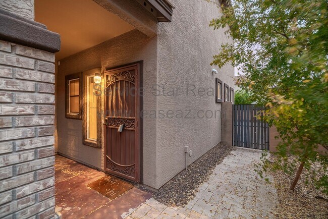 Building Photo - 7202 S 40th Ln