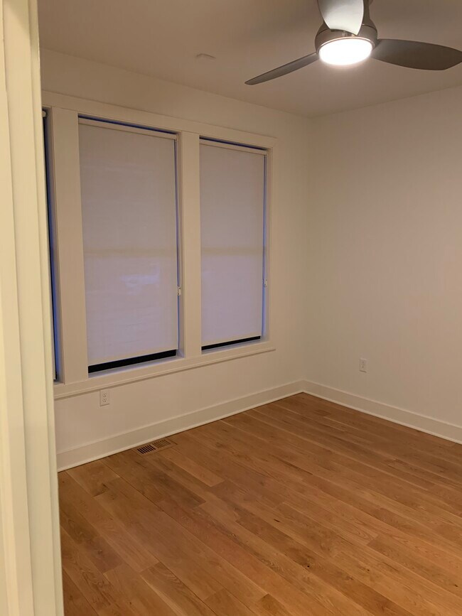 Foto del edificio - 1069 Harrison Park Pl