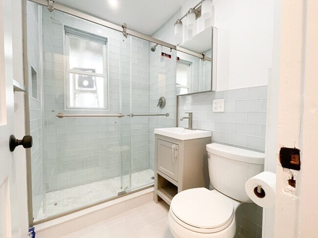 Building Photo - 156 Homes Ave