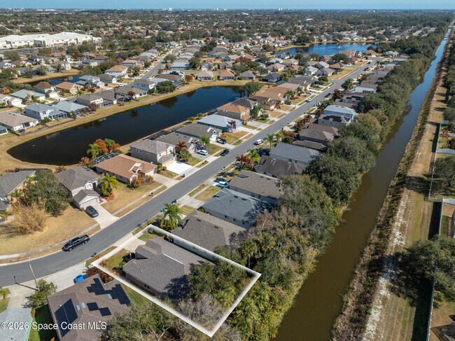 Foto del edificio - 2766 Madrigal Ln