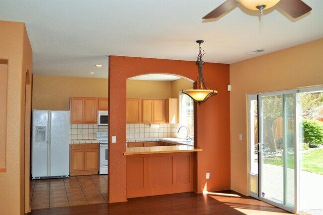 Building Photo - 2520 Napoli Dr