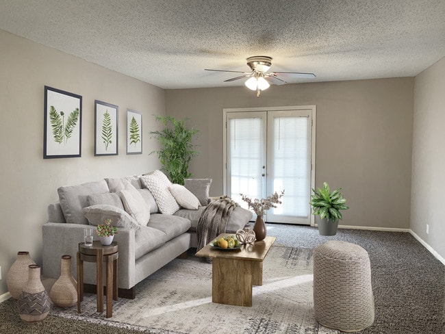 Living Area Building 100 - Pine Highland