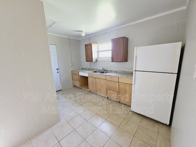 Building Photo - 324 Pearl St