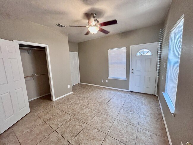 Foto del edificio - 1104 Canyon Edge Dr