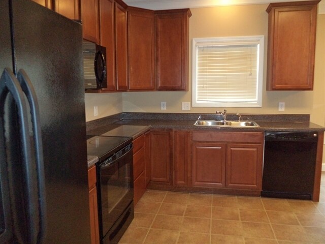 Building Photo - 5818 Rhyne Cove Ln