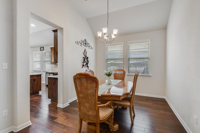 Building Photo - 2717 Coral Valley Dr