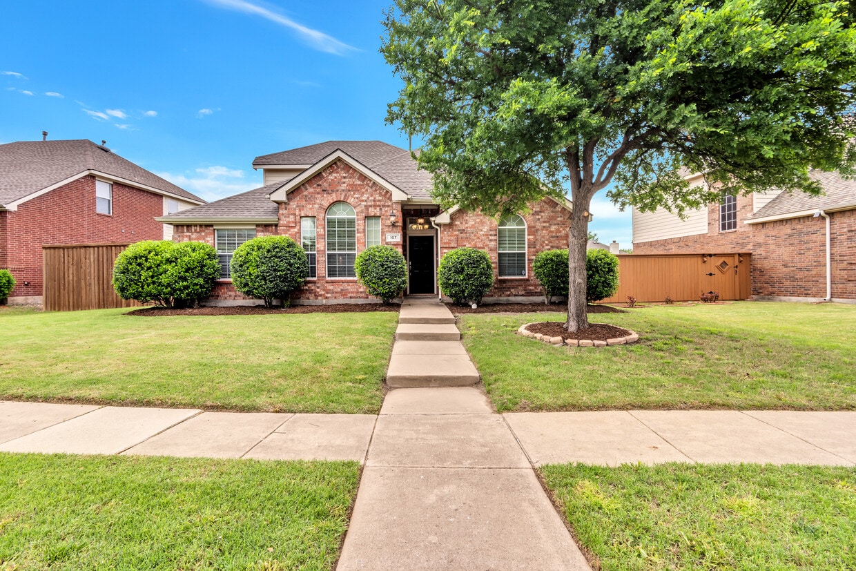 Primary Photo - 107 N Arbor Ridge Dr