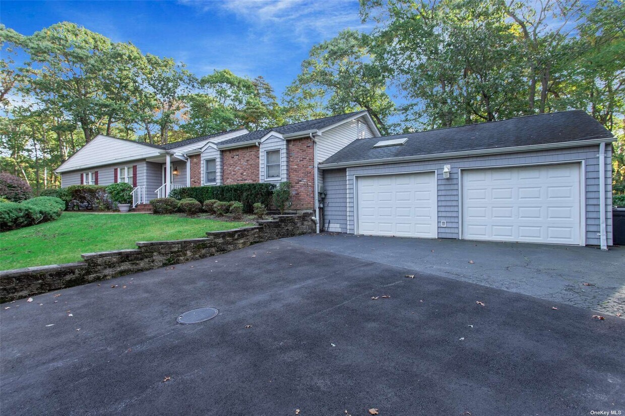 Primary Photo - 79 Brookhill Ln