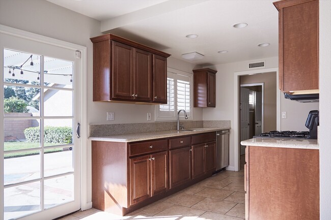Foto del edificio - Beautiful Huntington Beach Single Family H...