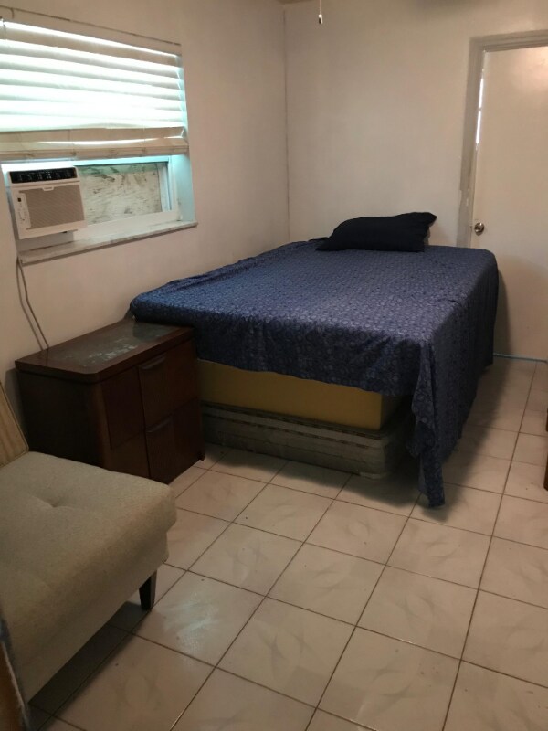 Foto del edificio - 1425 Hillcrest Dr