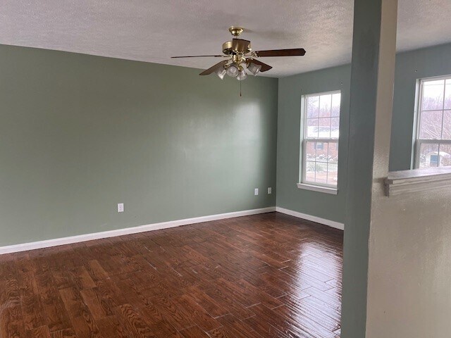 Building Photo - 405 Bertha Way