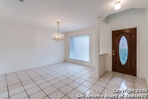 Building Photo - 5007 Crestwood Hill Dr