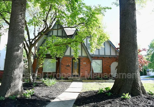 Building Photo - 1291 W Gregory Blvd