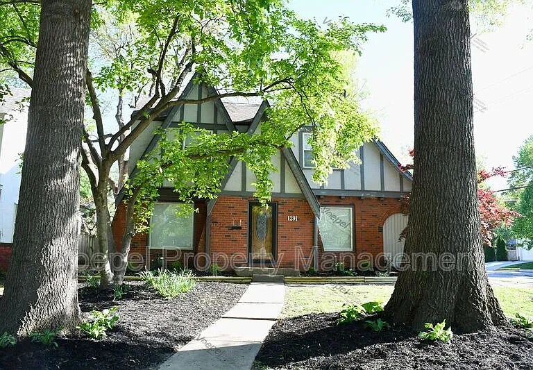 Foto principal - 1291 W Gregory Blvd