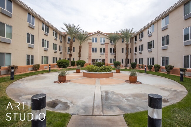 Vista al patio n.° 2 - 555 Highland Dr