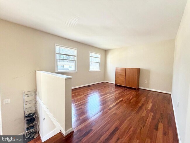 Foto del edificio - 13612 Lindendale Rd