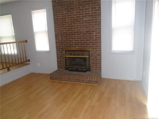 Foto del edificio - 103 Alexander Ln