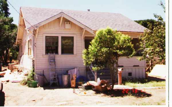 Building Photo - 1351 Veale Ave