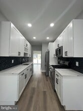 Building Photo - 2135 Fernon St