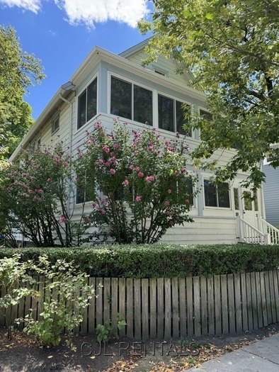 Building Photo - 98 Alpine St