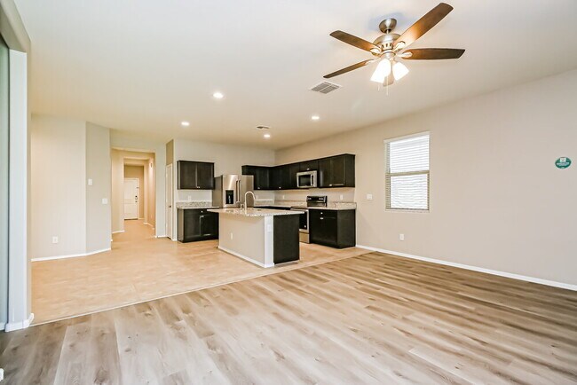 Building Photo - 4832 E Rhodium Dr