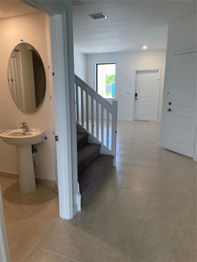 Foto del edificio - 20588 NE 5th Pl