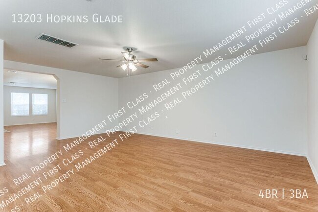 Foto del edificio - 13203 Hopkins Glade