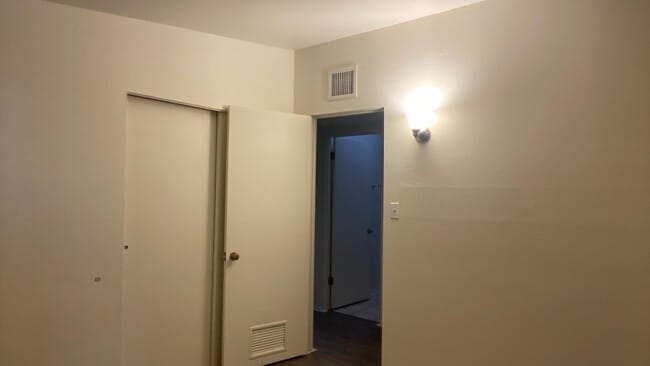 Building Photo - 7021 E Kirkland Dr