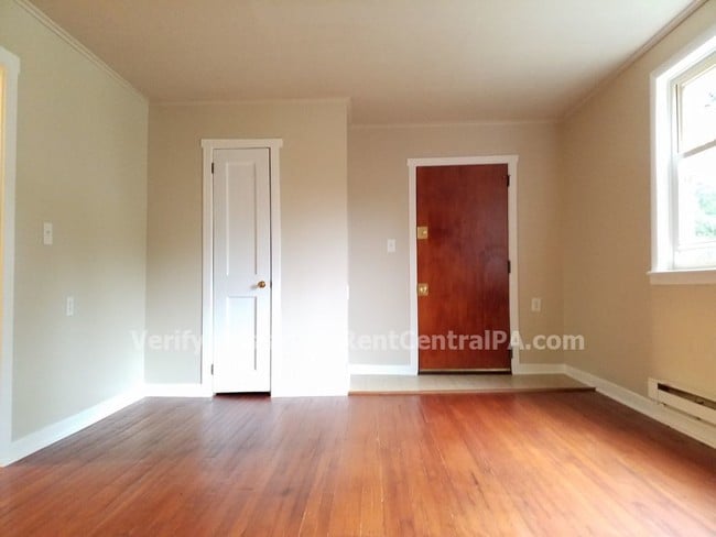 Building Photo - 3701 Green St Apt 1