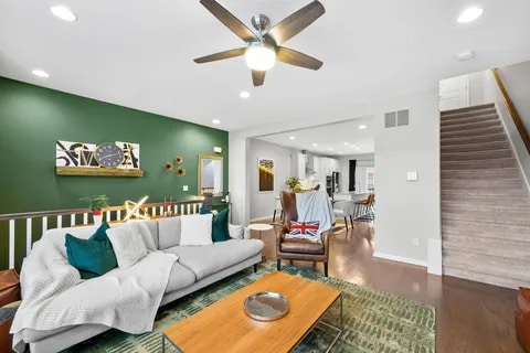 Building Photo - 47713 Hillcrest Dr