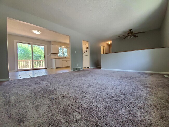 Foto del edificio - 627 36th St SW