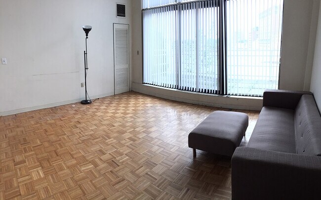 Foto del edificio - 14 Brook Ave