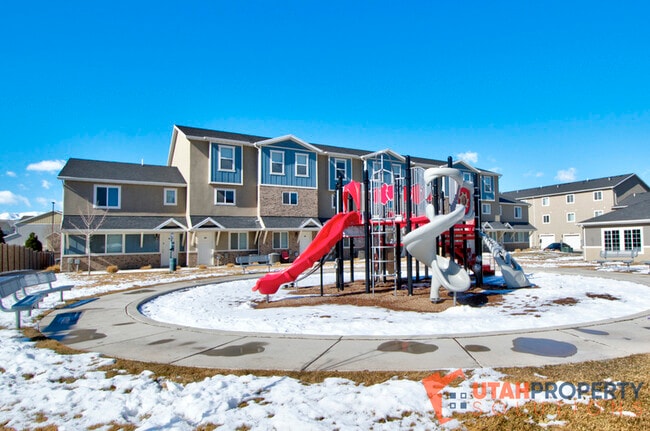 Building Photo - 8172 Broken Spoke Ln